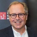 Джон Холлар