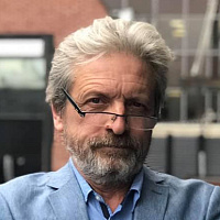 Александр Иванов